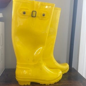 Women’s Yellow Rainboots (Wellies!) Size 6